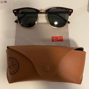 Ray-Ban Clubmaster in Tortoise